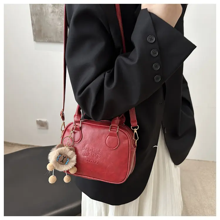 2024 Winter Women's Black Shoulder Bag with Crossbody Strap — feature 10