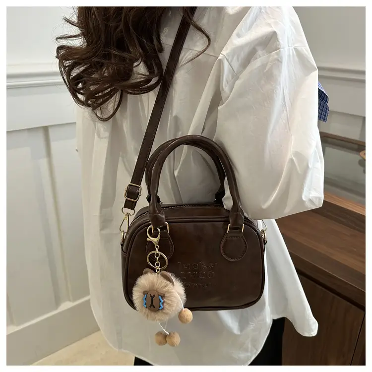 2024 Winter Women's Black Shoulder Bag with Crossbody Strap — feature 12