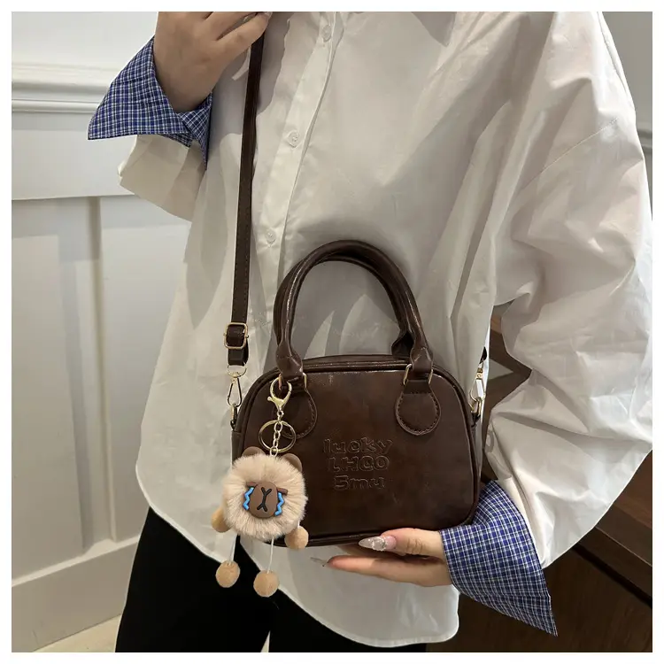 2024 Winter Women's Black Shoulder Bag with Crossbody Strap — feature 13