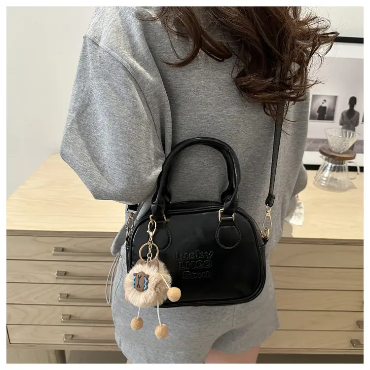 2024 Winter Women's Black Shoulder Bag with Crossbody Strap — feature 15