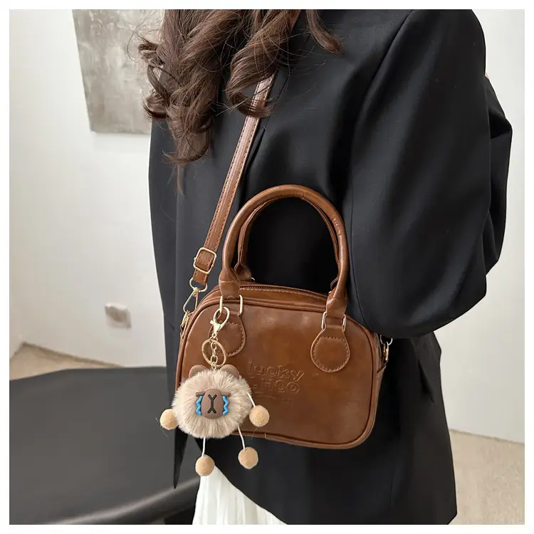 2024 Winter Women's Black Shoulder Bag with Crossbody Strap — feature 8