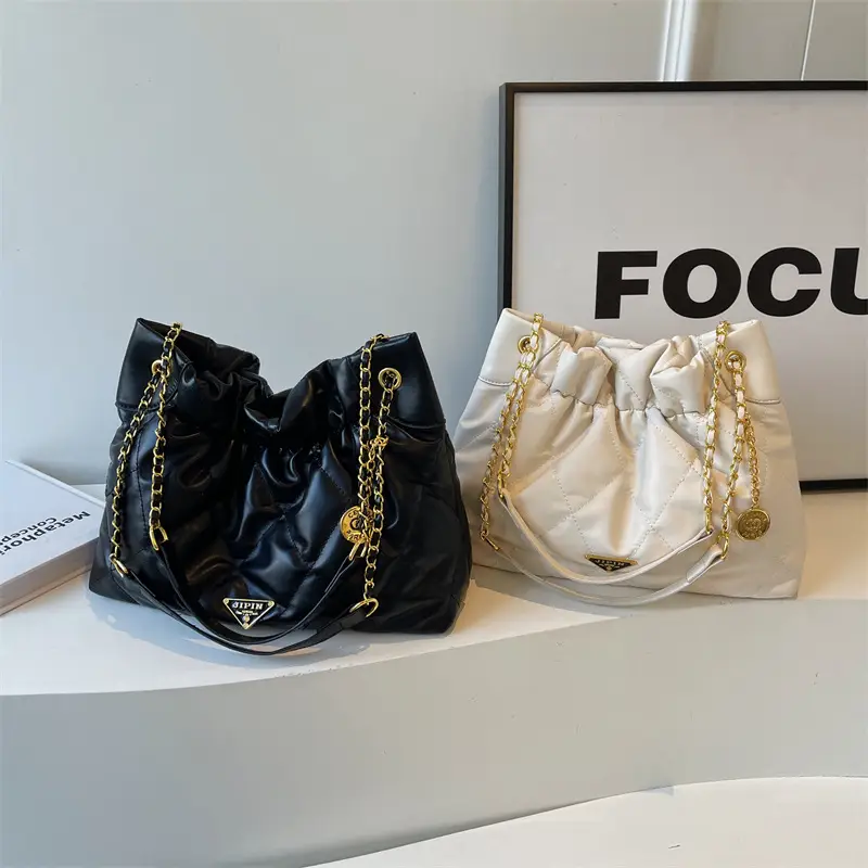 White Chain Tote Bag for Women 2026 - Image 4