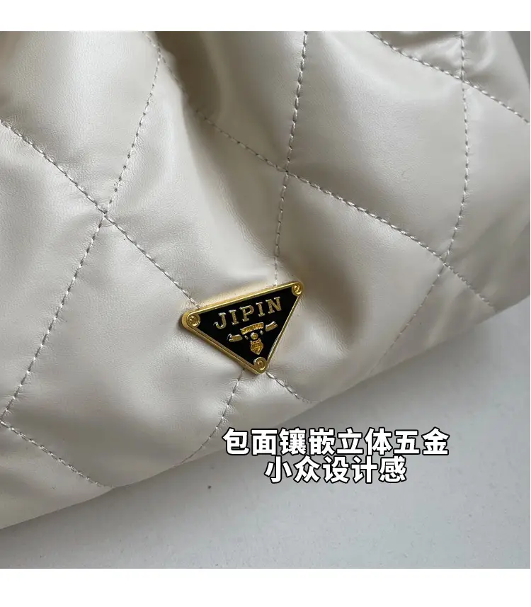 White Chain Tote Bag for Women 2026 — feature 11