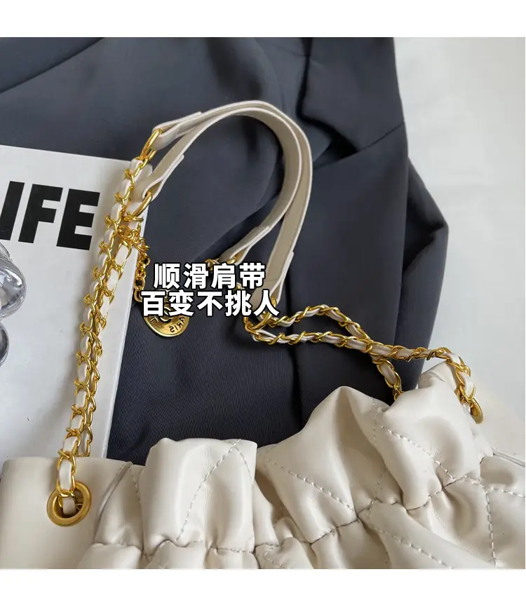 White Chain Tote Bag for Women 2026 — feature 12