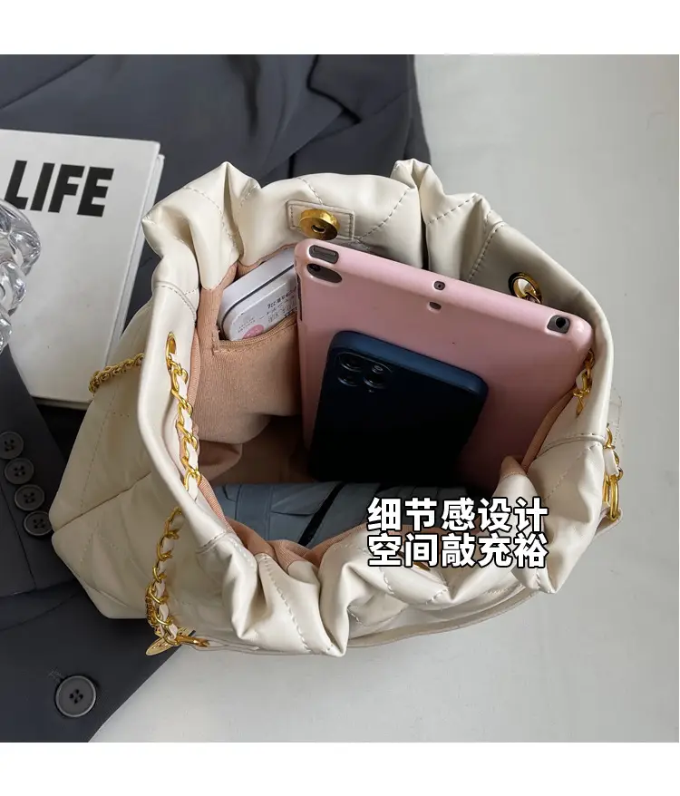 White Chain Tote Bag for Women 2026 — feature 15