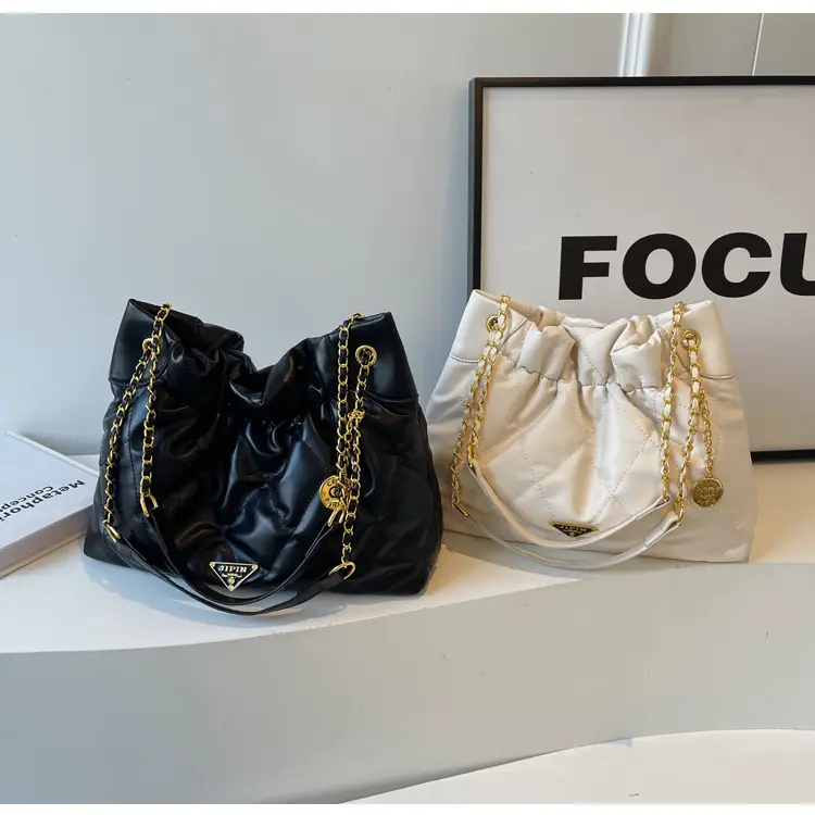 White Chain Tote Bag for Women 2026 — feature 16