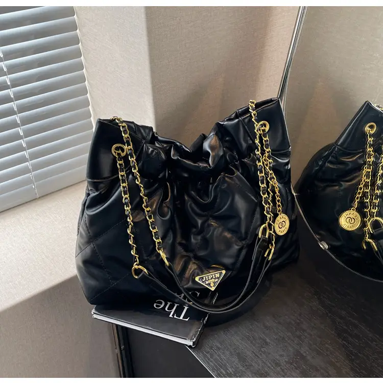White Chain Tote Bag for Women 2026 — feature 8