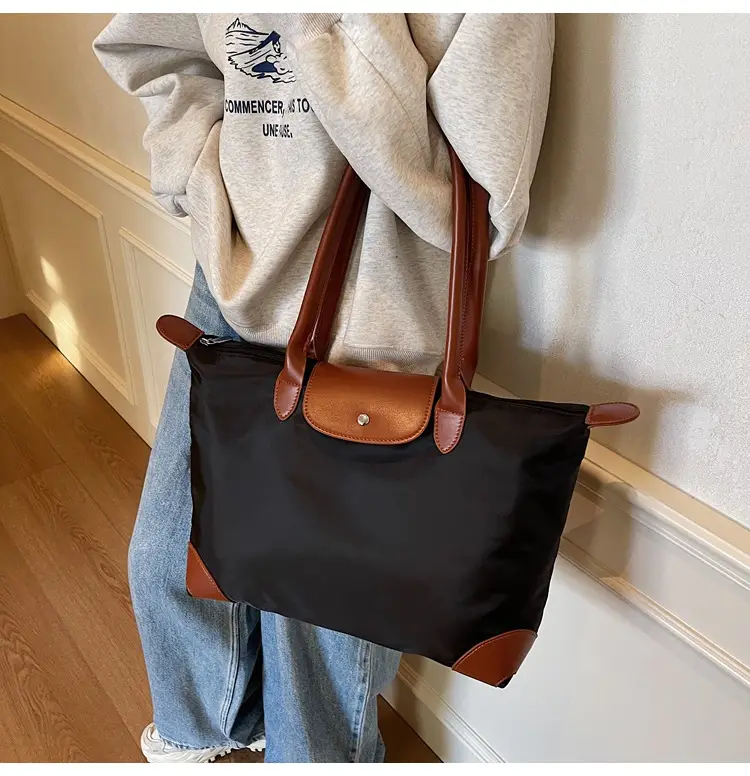Large Capacity Anti-Splash Travel Bag Black — feature 21