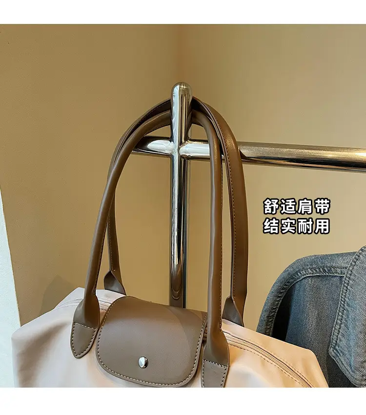 Large Capacity Anti-Splash Travel Bag Black — feature 5