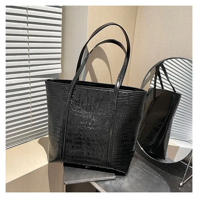 Black Croc Embossed Tote Bag Women 2024 Winter Large Capacity - Image 3