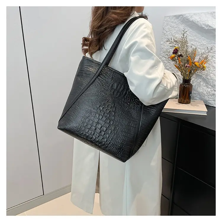 Black Croc Embossed Tote Bag Women 2024 Winter Large Capacity - Image 5