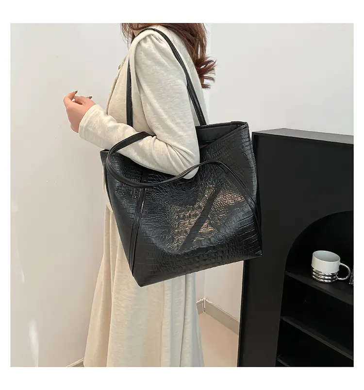 Black Croc Embossed Tote Bag Women 2024 Winter Large Capacity — feature 13