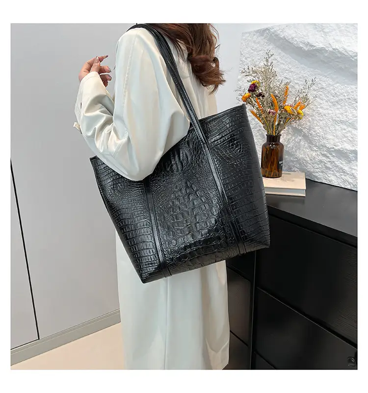Black Croc Embossed Tote Bag Women 2024 Winter Large Capacity — feature 20