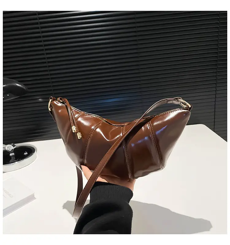 Brown Crossbody Bag for Women Winter New Retro Fashion - Image 2
