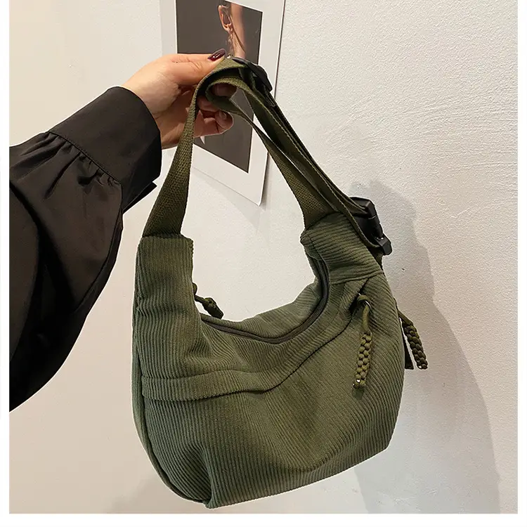 Black Fleece Shoulder Bag Large Capacity Crossbody Travel Commute — feature 17