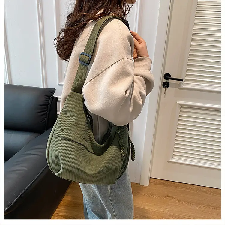 Black Fleece Shoulder Bag Large Capacity Crossbody Travel Commute — feature 19