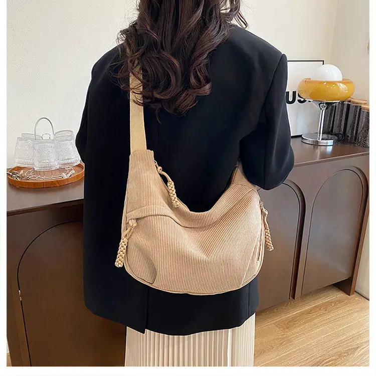 Black Fleece Shoulder Bag Large Capacity Crossbody Travel Commute — feature 37