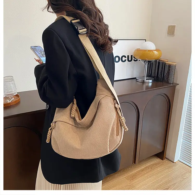 Black Fleece Shoulder Bag Large Capacity Crossbody Travel Commute — feature 38