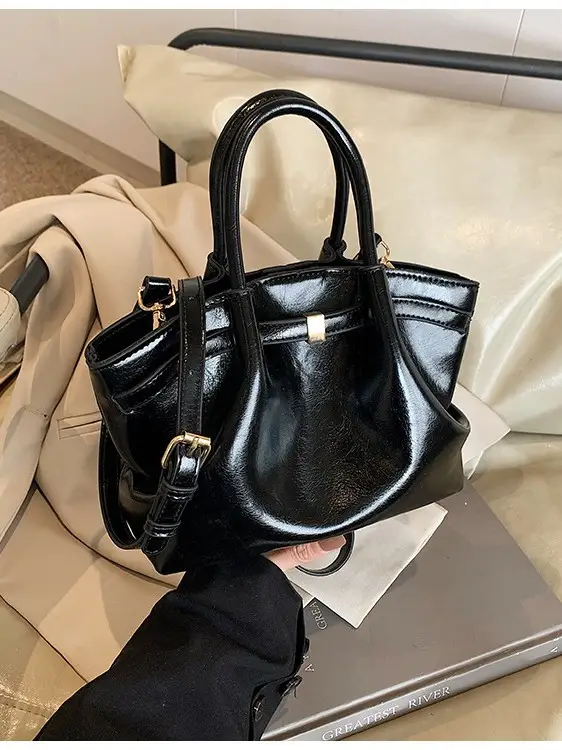 Black Crossbody Bag for Women Winter 2026 - Image 7