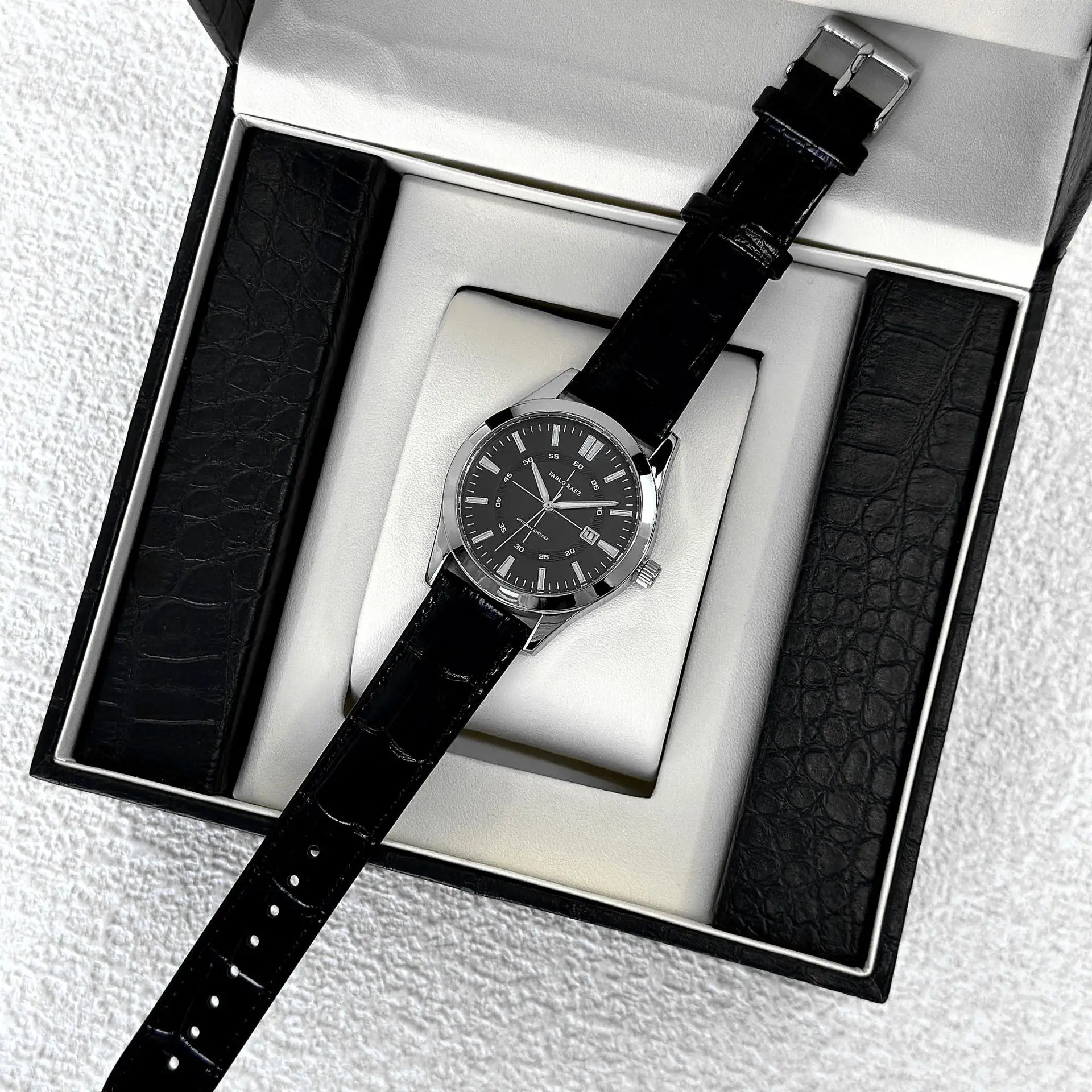 Men's Rhinestone Black Quartz Watch with Day/Date Display - Image 4