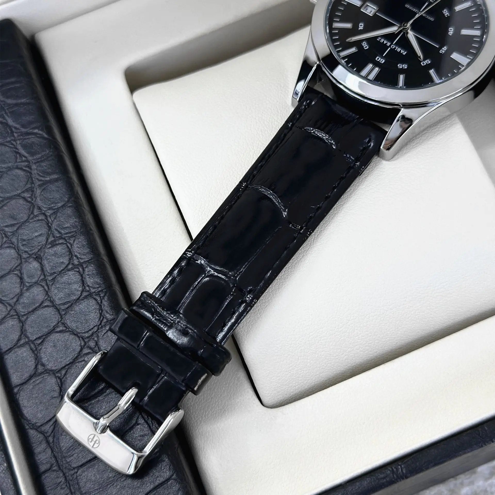 Men's Rhinestone Black Quartz Watch with Day/Date Display - Image 5