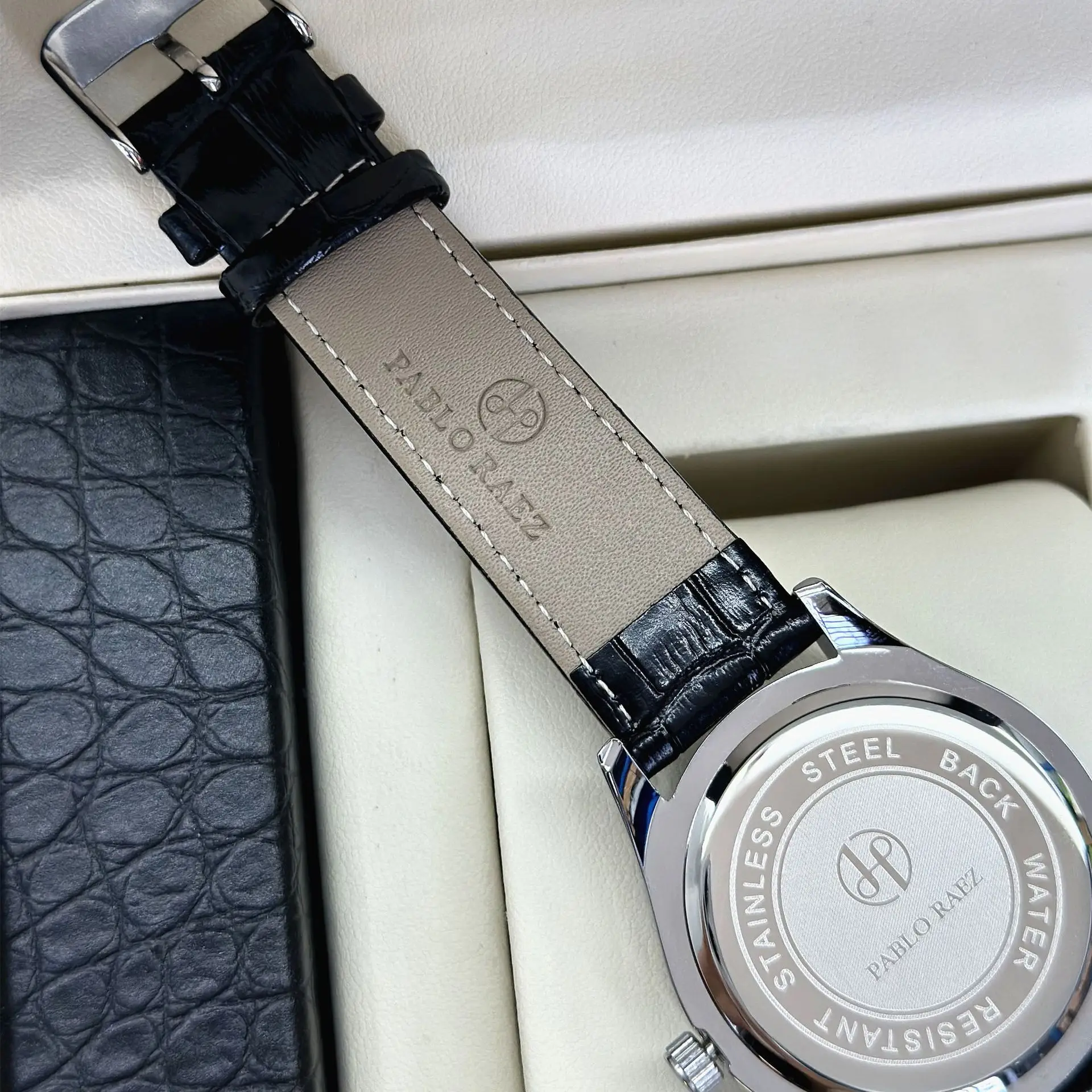 Men's Rhinestone Black Quartz Watch with Day/Date Display - Image 6