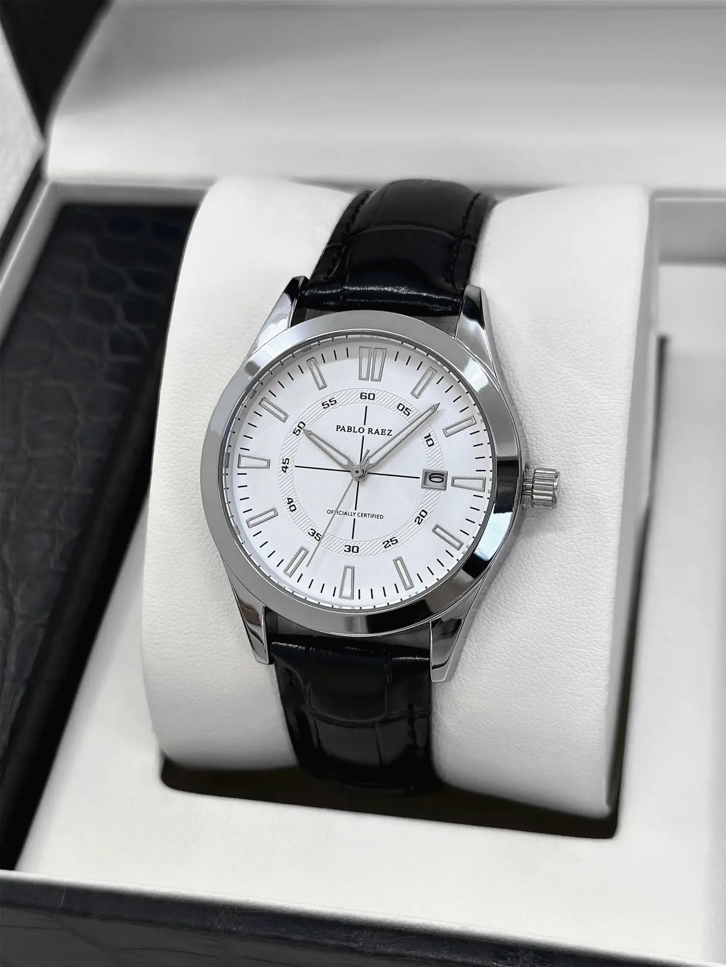 Men's Rhinestone Black Quartz Watch with Day/Date Display — feature 15