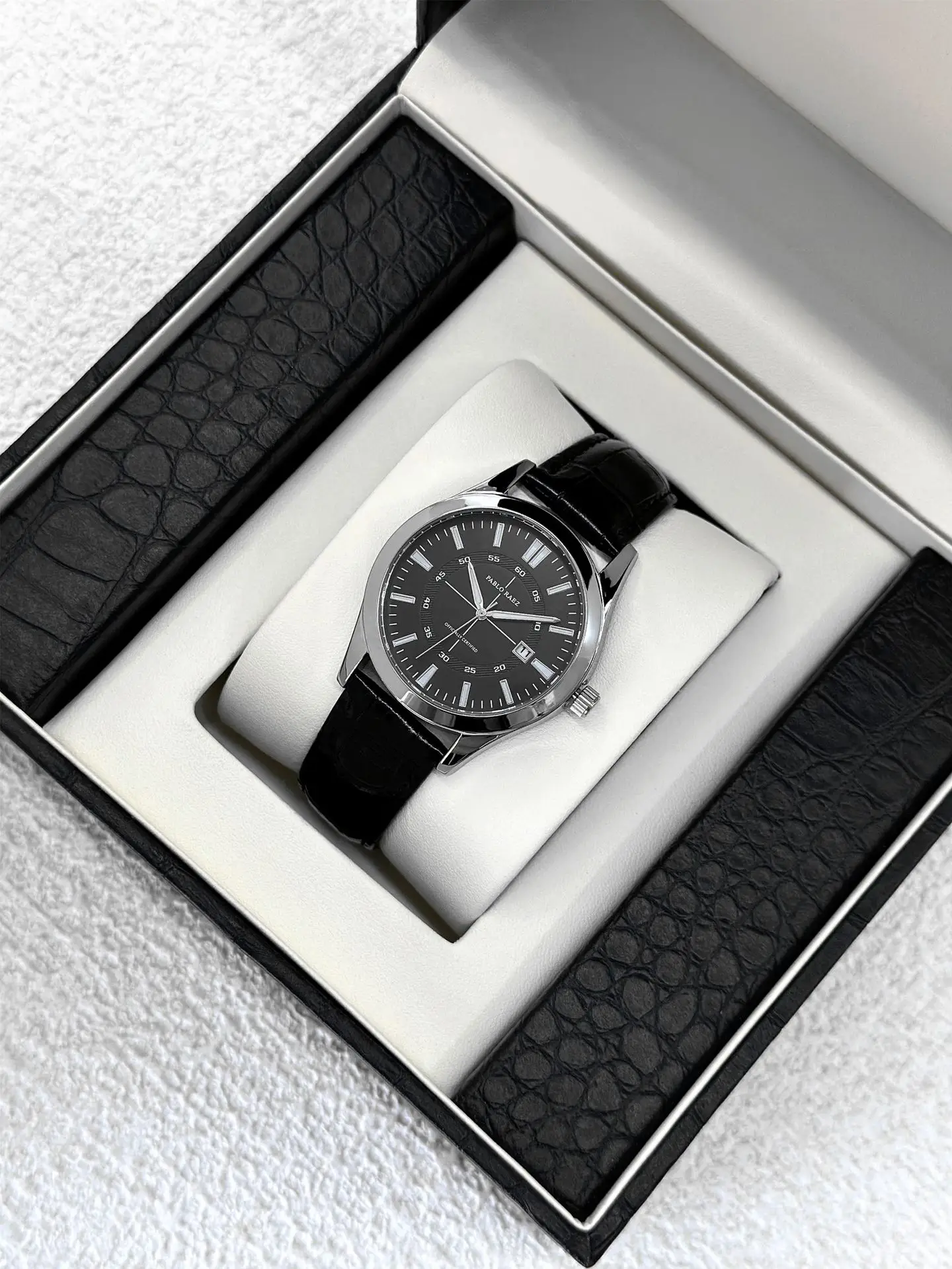 Men's Rhinestone Black Quartz Watch with Day/Date Display — feature 8