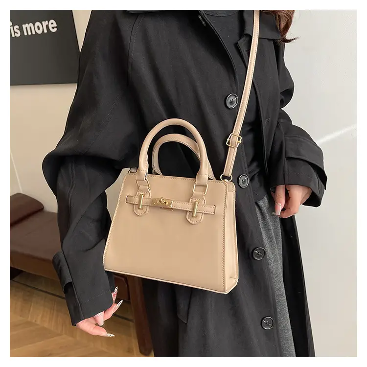 Black Women's Western-style Shoulder Bag with Gold Clasp — feature 19