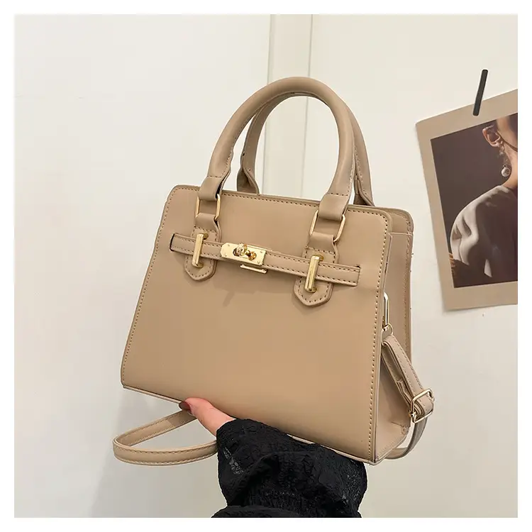 Black Women's Western-style Shoulder Bag with Gold Clasp
