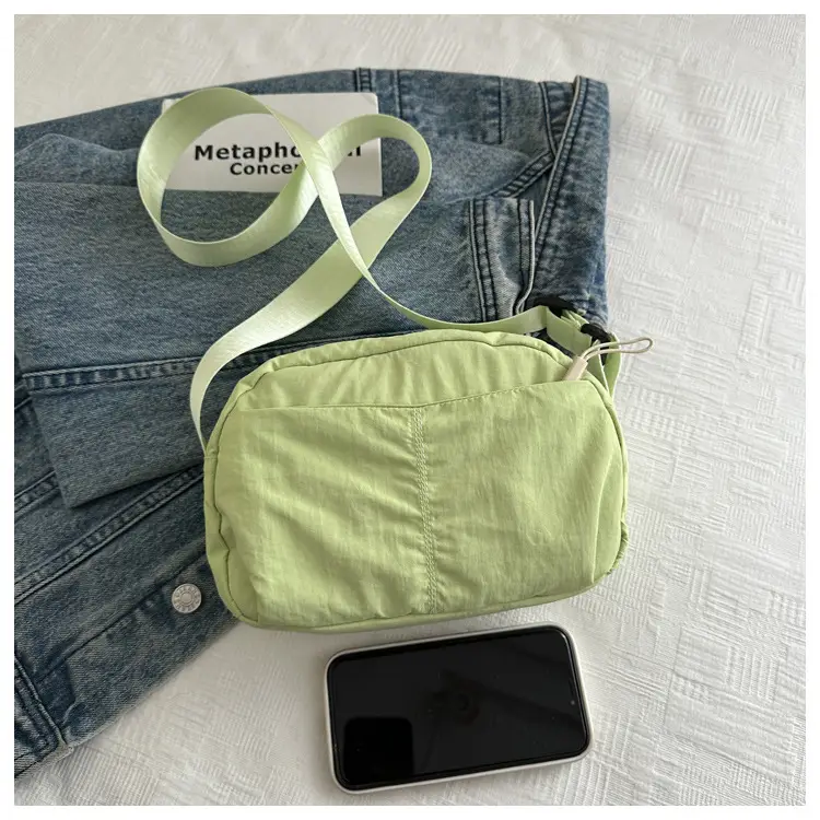 Black Casual Shoulder Bag for Men Women Lightweight Travel — feature 10