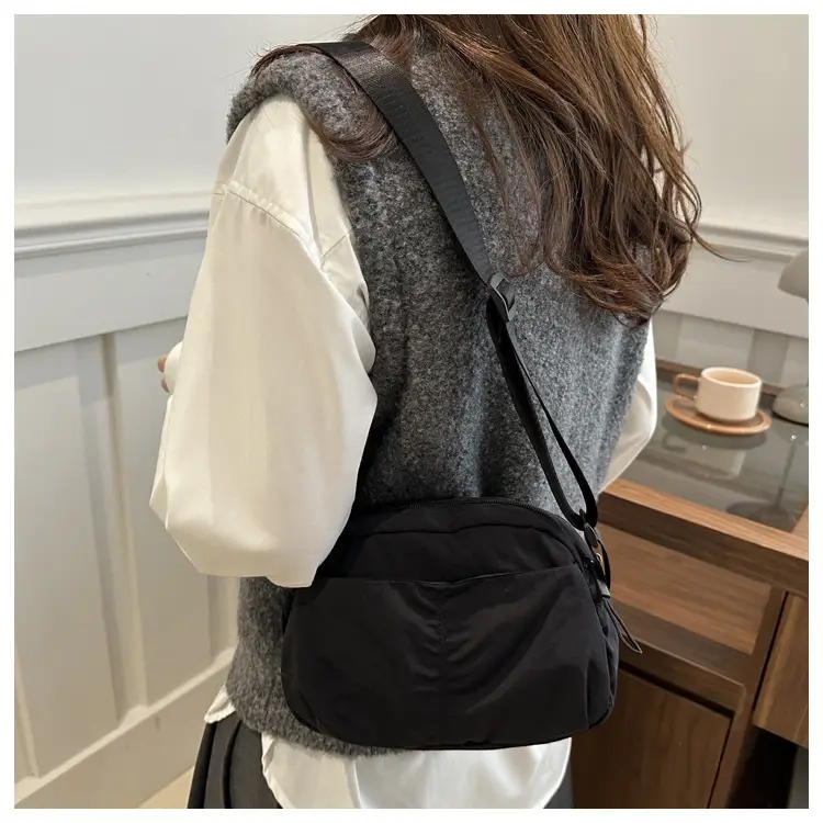 Black Casual Shoulder Bag for Men Women Lightweight Travel — feature 16