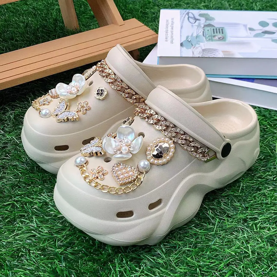 New cross-border cloud with EVA hole shoes four leaf flower love suit thick bottom 6cm summer wear sandals wholesale - Image 3