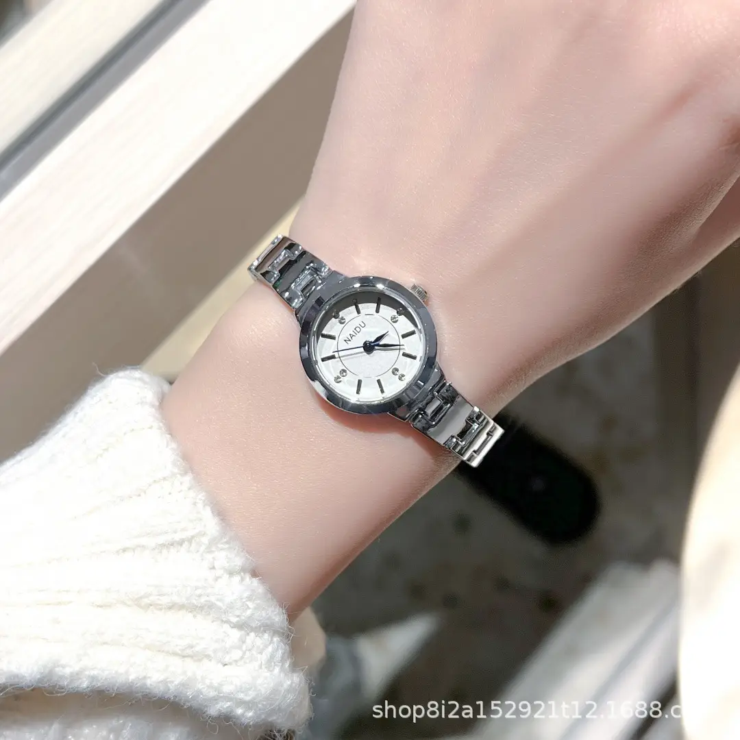 New bracelet watch ladies quartz watch casual Korean version of simple clothing Joker decorations manufacturers wholesale