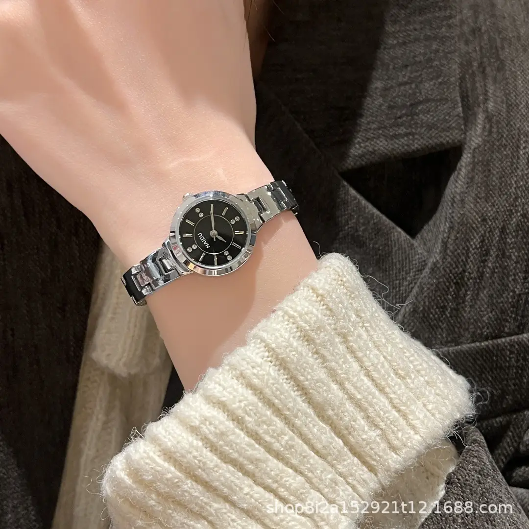New bracelet watch ladies quartz watch casual Korean version of simple clothing Joker decorations manufacturers wholesale