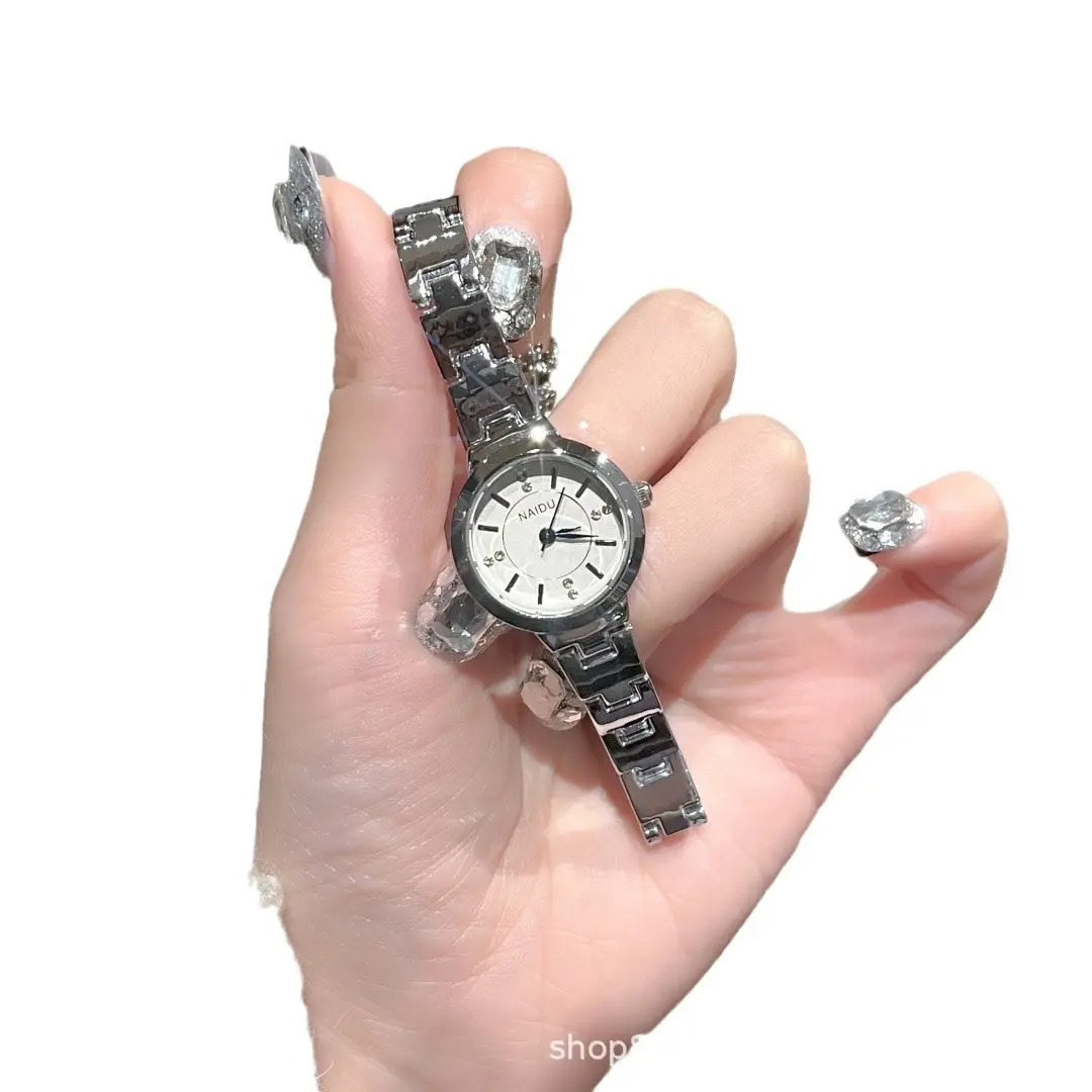 New bracelet watch ladies quartz watch casual Korean version of simple clothing Joker decorations manufacturers wholesale
