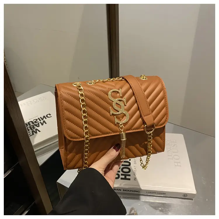 Black Gold Chain Shoulder Bag for Women 2024 — feature 19