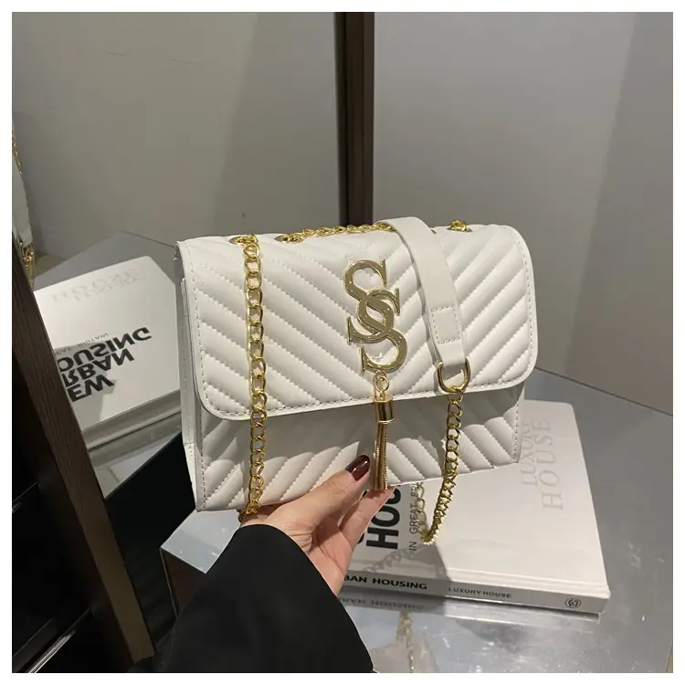 Black Gold Chain Shoulder Bag for Women 2024 — feature 21