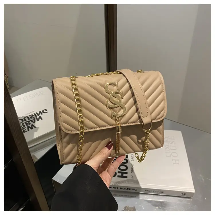 Black Gold Chain Shoulder Bag for Women 2024 — feature 22