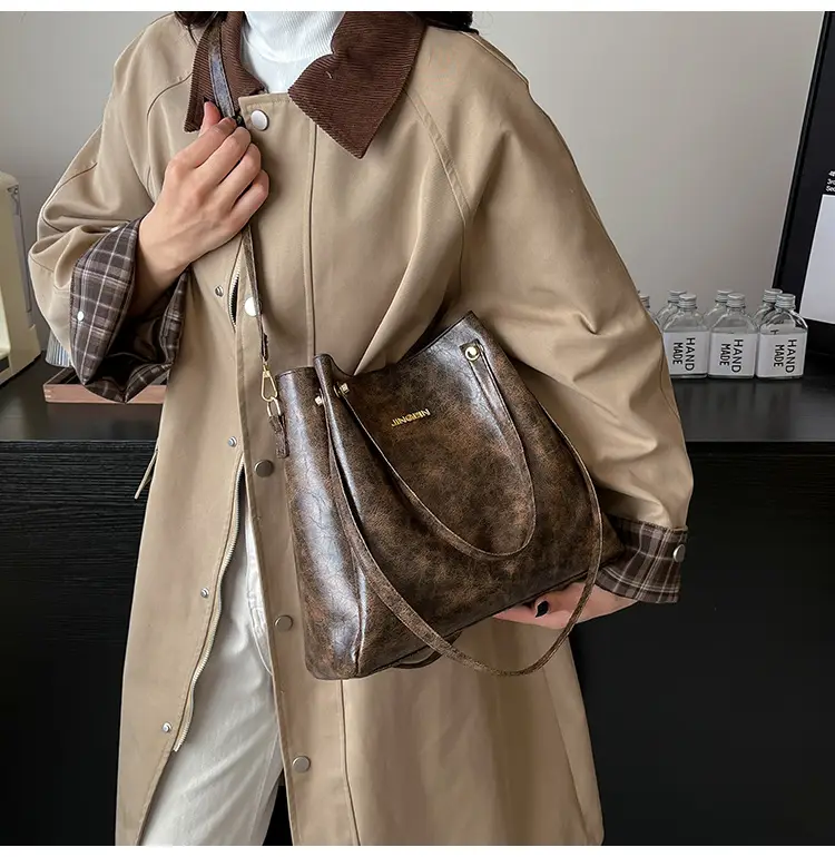 Women's Brown Textured Shoulder Bag 2025 Autumn Winter — feature 7