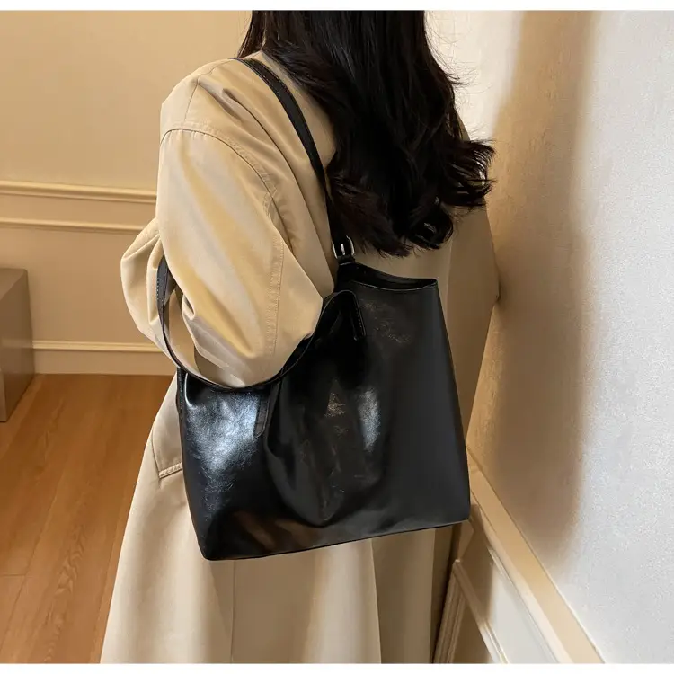 Women Retro Brown Leather Shoulder Bag 2024 — feature 12