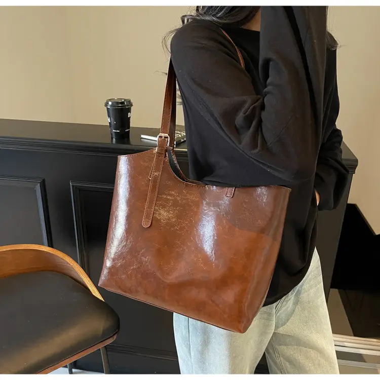Women Retro Brown Leather Shoulder Bag 2024 — feature 15