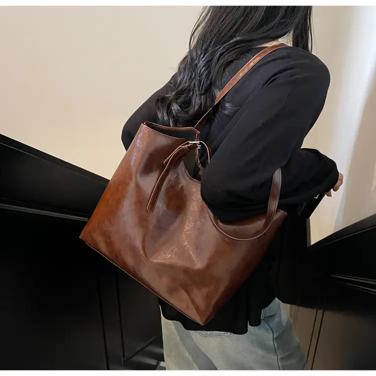 Women Retro Brown Leather Shoulder Bag 2024 — feature 16