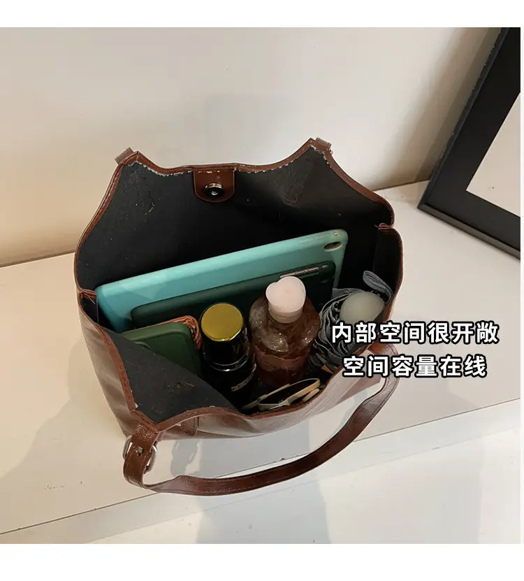 Women Retro Brown Leather Shoulder Bag 2024 — feature 7