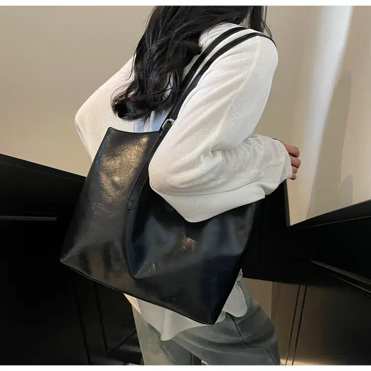 Women Retro Brown Leather Shoulder Bag 2024 — feature 9