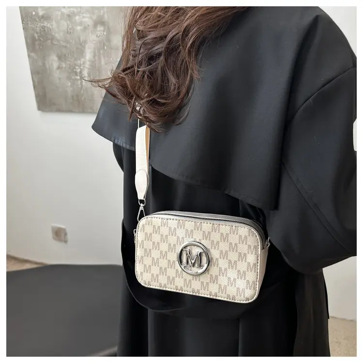 Black Women's Crossbody Shoulder Bag with Mon Logo — feature 10