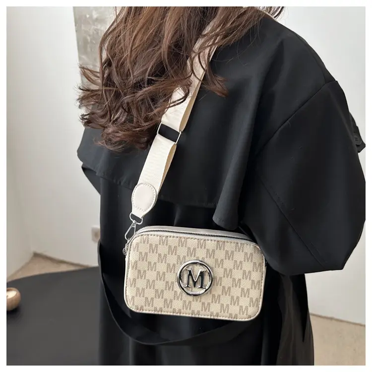 Black Women's Crossbody Shoulder Bag with Mon Logo — feature 8