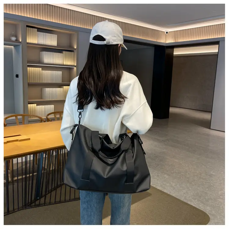 Large Capacity Travel Bag for Gym & Yoga Use — feature 37