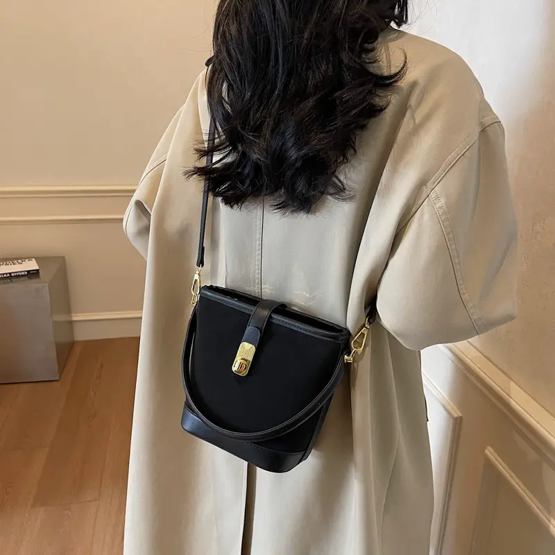 Women's White Shoulder Bag Large Capacity 2025 Trendy - Image 8