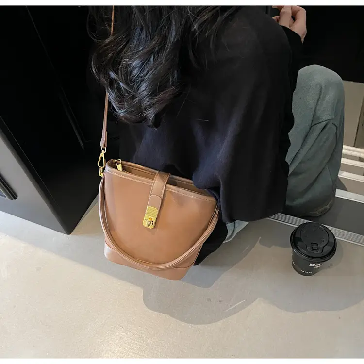 Women's White Shoulder Bag Large Capacity 2025 Trendy — feature 21